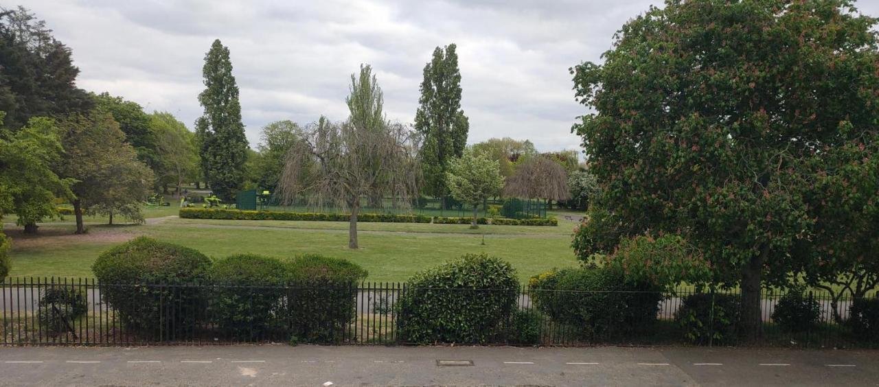 فيلا Jewel Of Barking London المظهر الخارجي الصورة